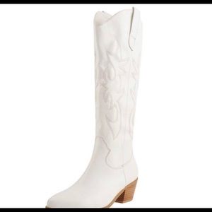 White cowboy boots. Lightly worn. Size 8